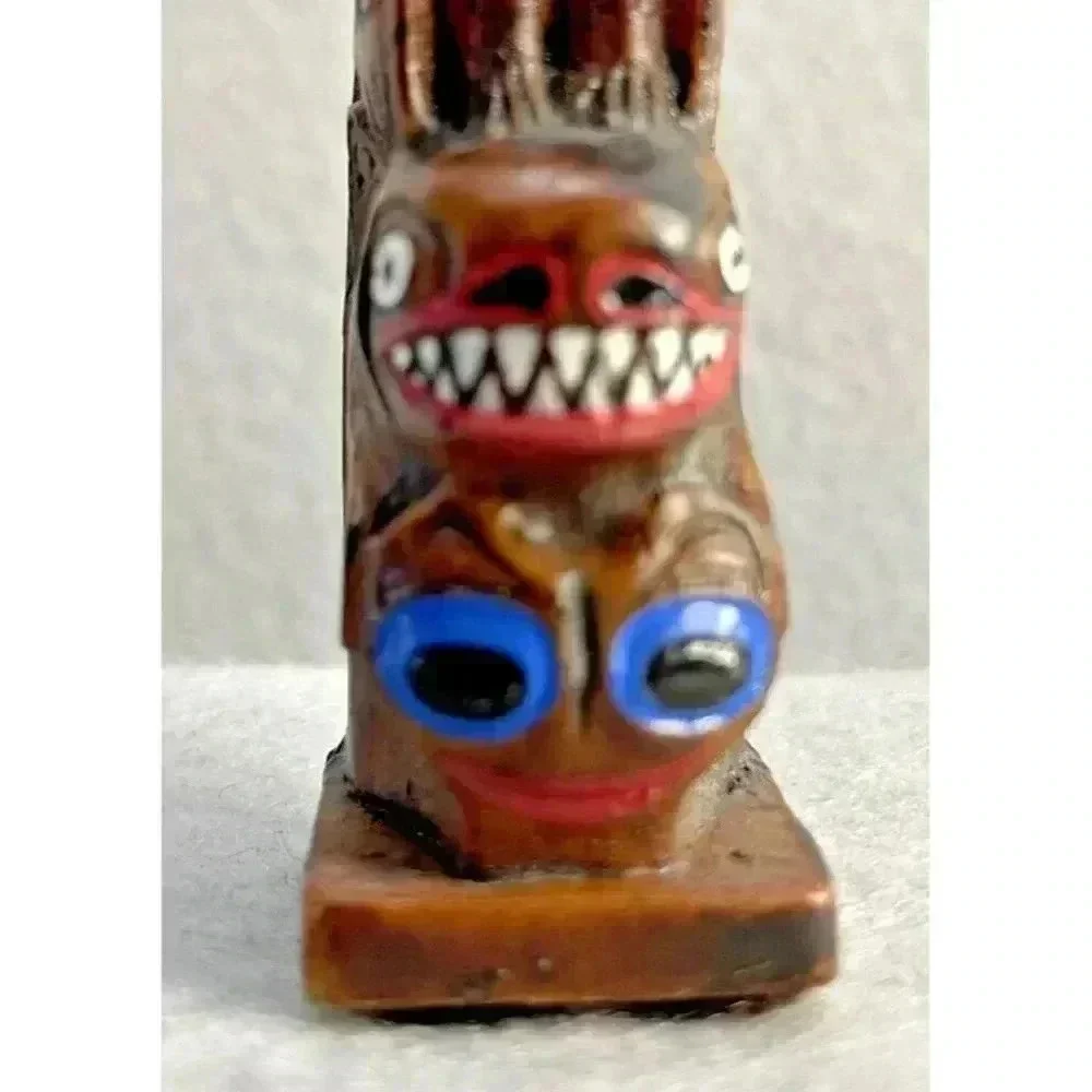 Alaskan Carved Wood Resin Totem Pole 3" vintage - Picture 8 of 8